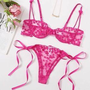 DAINTY LINGERIE 💕👀